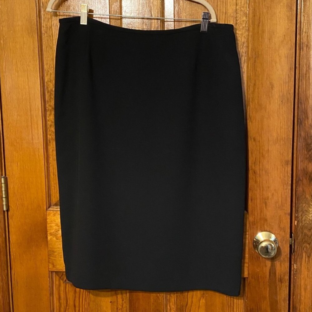 NWT Jones Studio Basic Black Pencil Skirt - Size 14